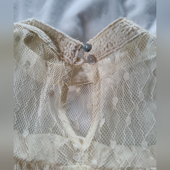 ALTAR'D STATE Ladies Smocked High Neck Lace Blouse  Long Sleeves  Size Large - Picture 6 of 6